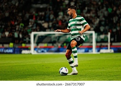 科曼称赞阿尔克马尔19岁中场斯密特：他身上的特质像佩德里